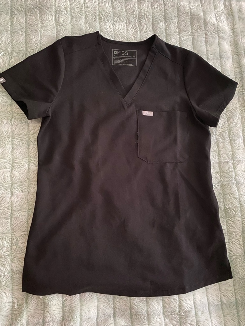 FIGS Black V-Neck Technical Scrub Top— XS